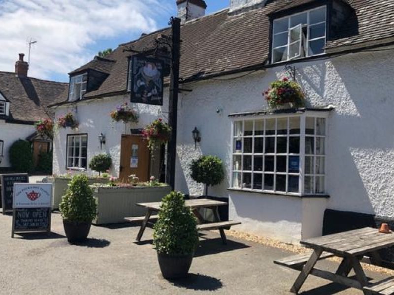 Photo-of-exterior-of-Queen-Elizabeth-Inn Photo-of-exterior-of-Queen-Elizabeth-Inn